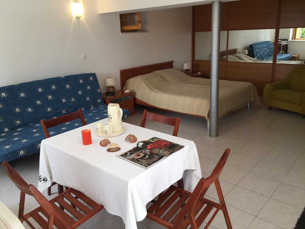 Apartamento Cozy Place On The Beach Trogir Exterior foto