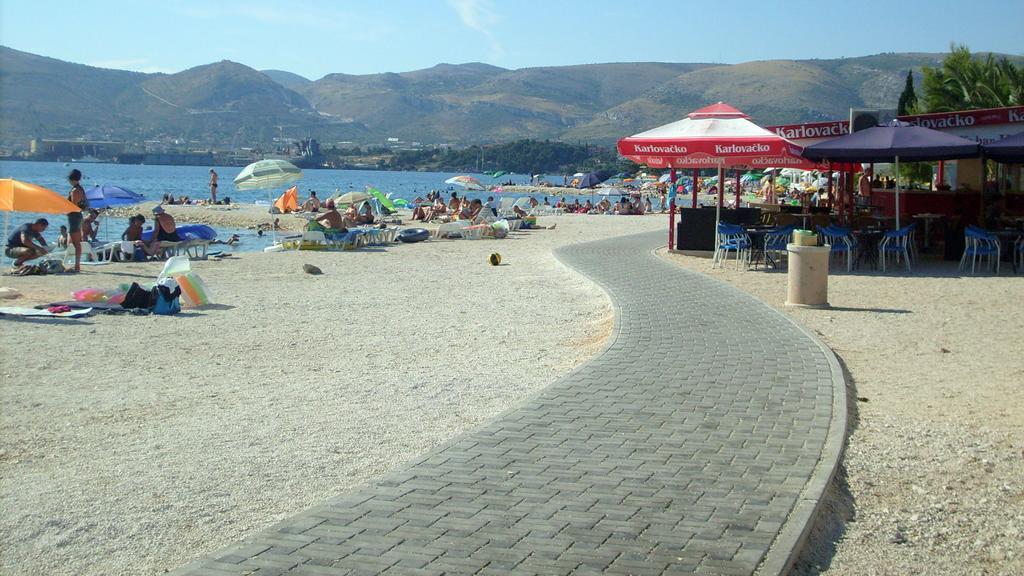 Apartamento Cozy Place On The Beach Trogir Exterior foto