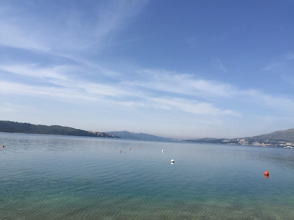 Apartamento Cozy Place On The Beach Trogir Exterior foto