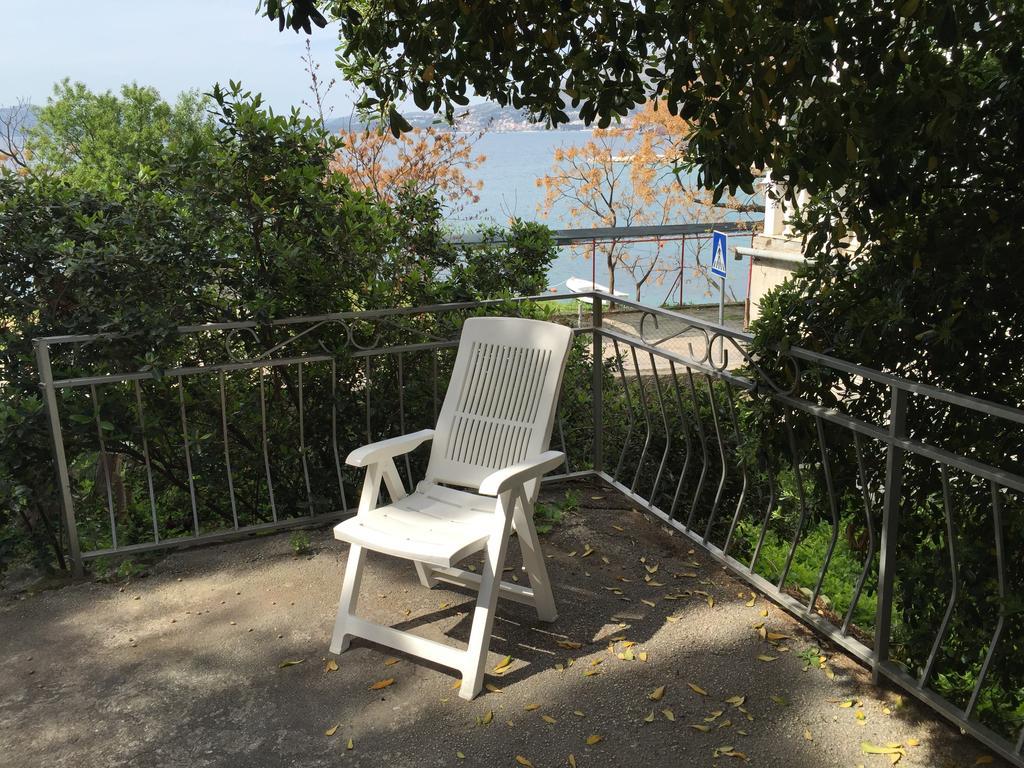 Apartamento Cozy Place On The Beach Trogir Exterior foto
