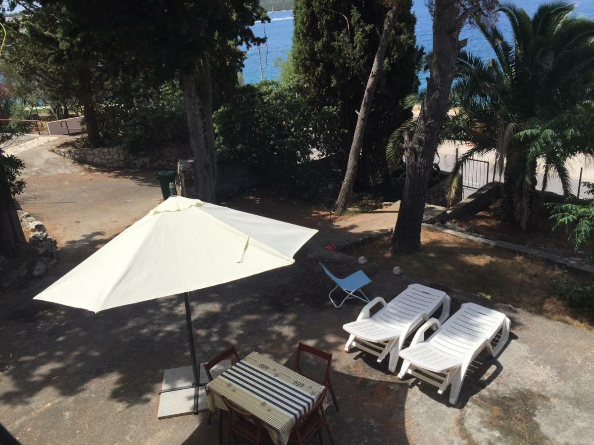 Apartamento Cozy Place On The Beach Trogir Exterior foto
